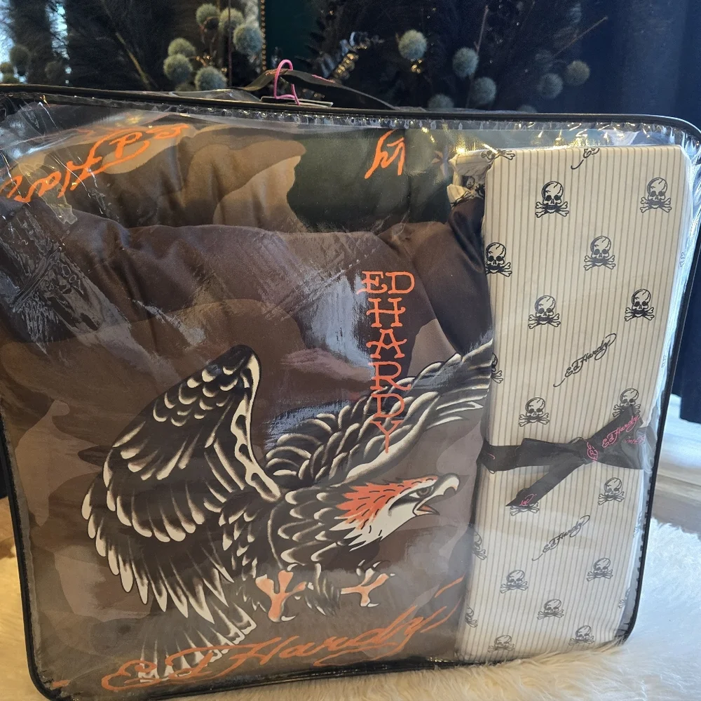 Ed Hardy King reversible 8piece Bedding set new
